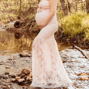 Marilyn SewTrendy maternity gown